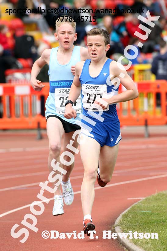 Boys under-15s 1500 metres, North Eastern Track and Field Champs, Gateshead Stadium. Photo: David T. Hewitson/Sports for All Pics